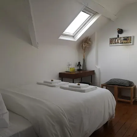 Villa Cosy Villa, Near