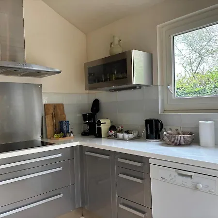 Cosy Villa, Near Villa *