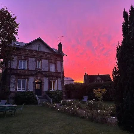 La Villa Flore, Limitrophe Trouville Sur-Mer Touques