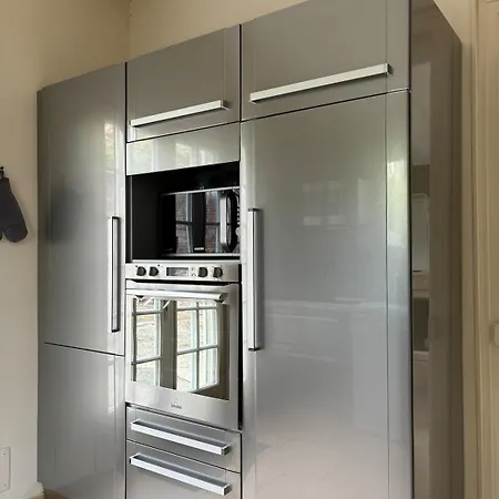 Villa Cosy Villa, Near *