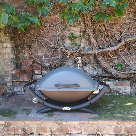 Villa Cosy Villa, Near *