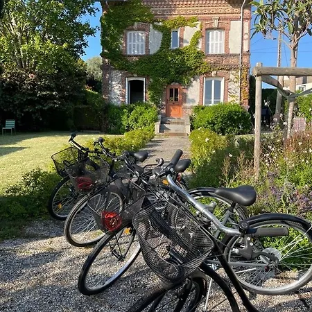 La Villa Flore, Limitrophe Trouville Sur-Mer
