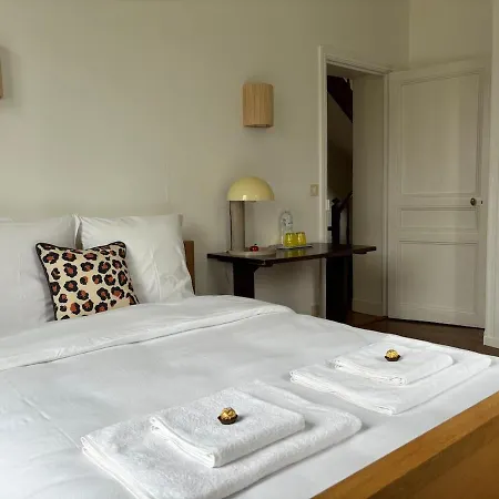 Villa Cosy Villa, Near