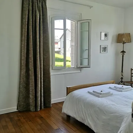 Villa Cosy Villa, Near *