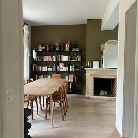 Villa Cosy Villa, Near