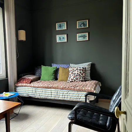 Villa Cosy Villa, Near *